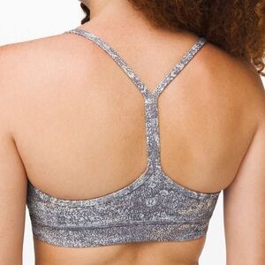 lululemon athletica Flow Y sport Bra Frozen Vista Alpine White Multi